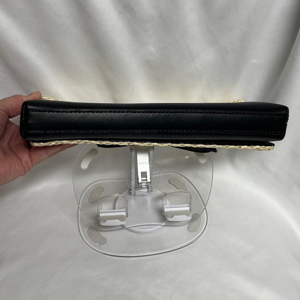 Kate Spade EUC Black and Cream Woven Clutch, Magnetic closure, clean edges - Picture 4 of 11